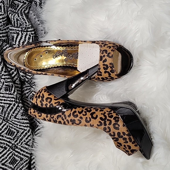 Heels - Picture 2 of 13